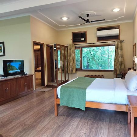 Bel-La Monde Hotel "Riverside" - Jim Corbett Garjia エクステリア 写真