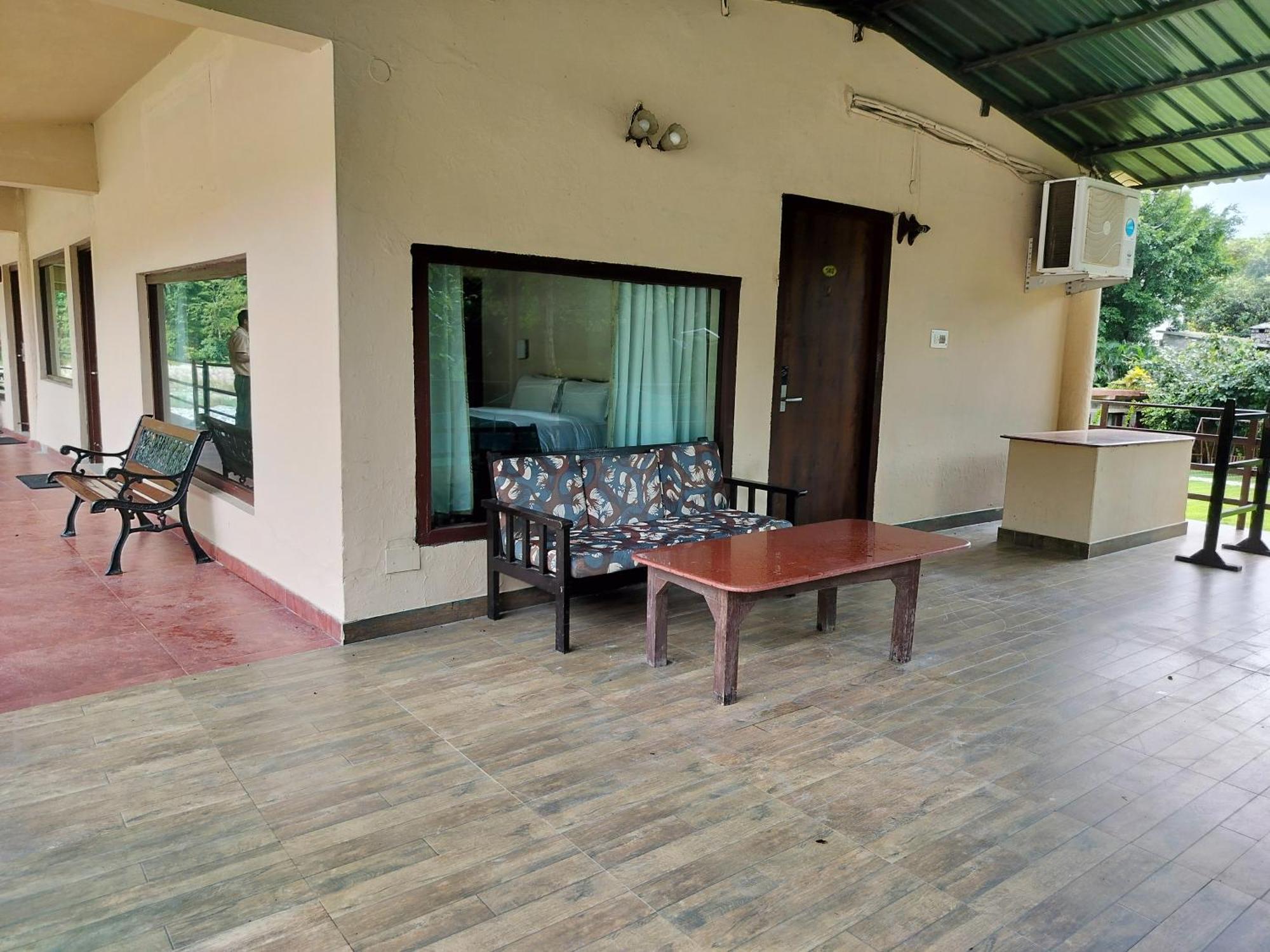 Bel-La Monde Hotel "Riverside" - Jim Corbett Garjia エクステリア 写真