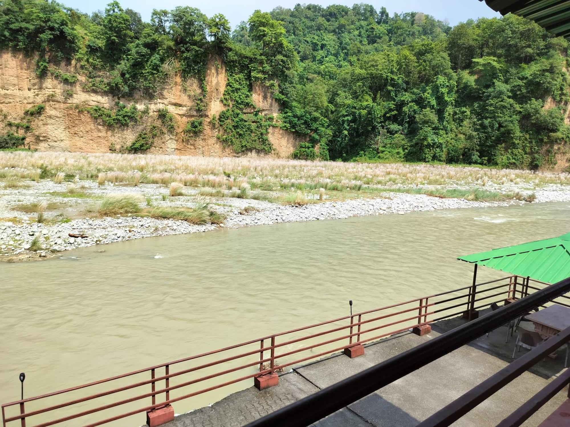 Bel-La Monde Hotel "Riverside" - Jim Corbett Garjia エクステリア 写真