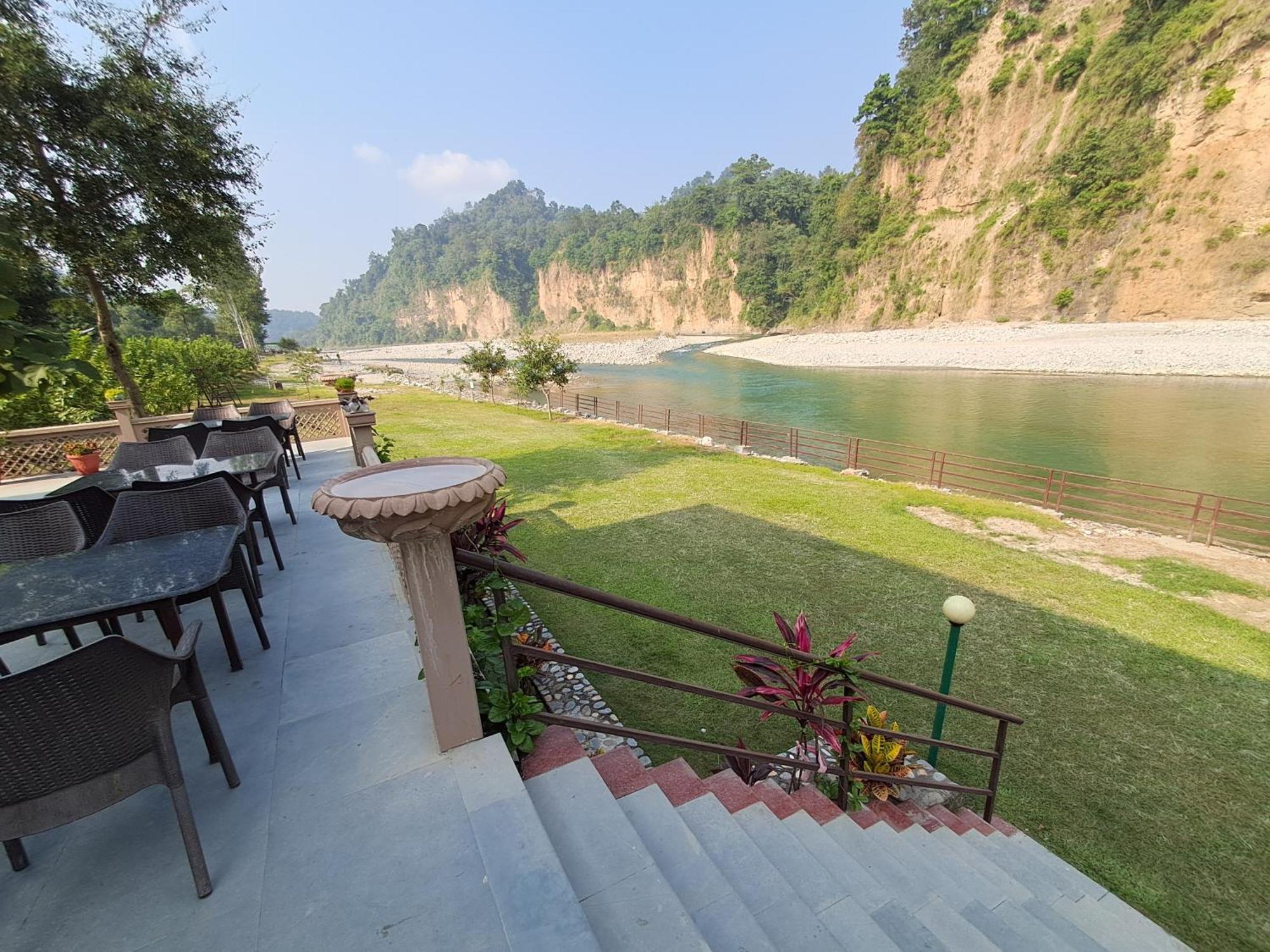 Bel-La Monde Hotel "Riverside" - Jim Corbett Garjia エクステリア 写真