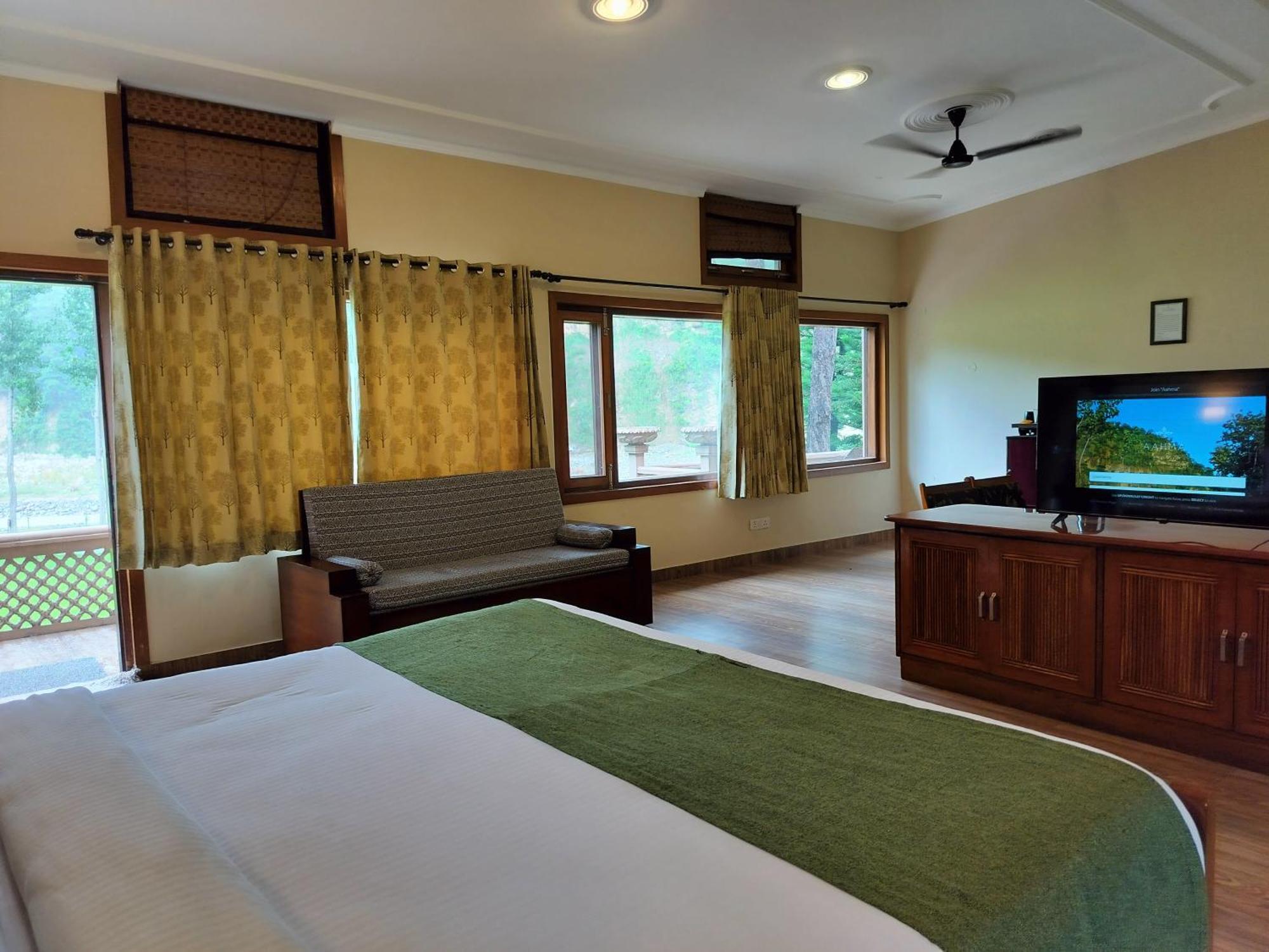 Bel-La Monde Hotel "Riverside" - Jim Corbett Garjia エクステリア 写真